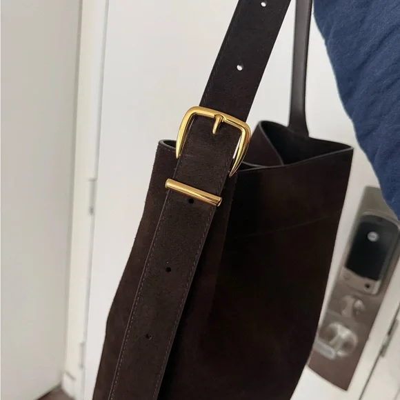 Madewell Dark Brown Suede Essential Bucket Tote - Picture 5 of 6